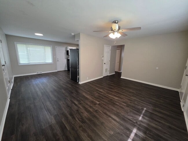 Photo - Charming 3-Bedroom Retreat with Spacious Backyard!