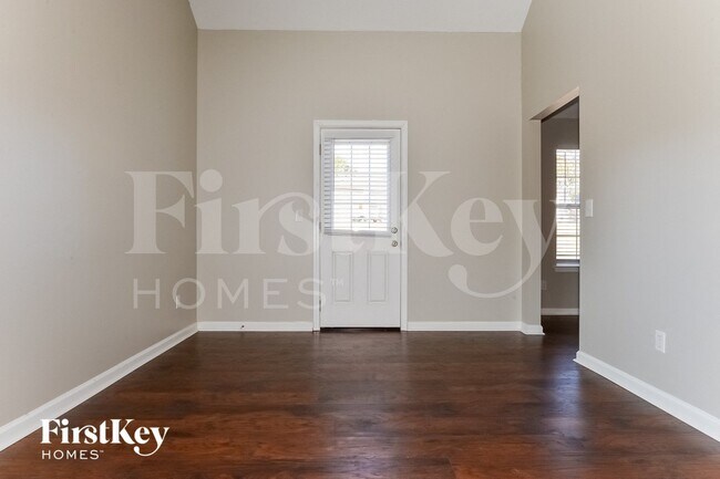 Photo - 165 Cinnamon Oak Cir