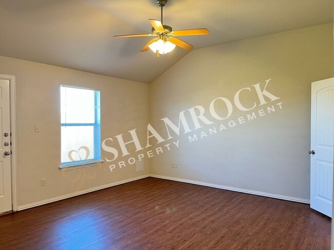 Photo - 3 bedroom/2 bath duplex in Midway ISD