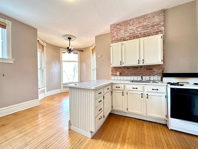 AVAILABLE SEPTEMBER - Charming 1 Bed 1 Bat... - AVAILABLE SEPTEMBER - Charming 1 Bed 1 Bat... Apartamento Unidad #1
