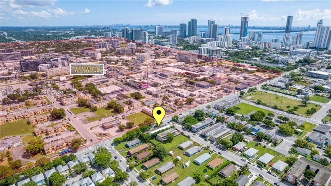 Building Photo - 1950 NW 2nd Ct Unit 2