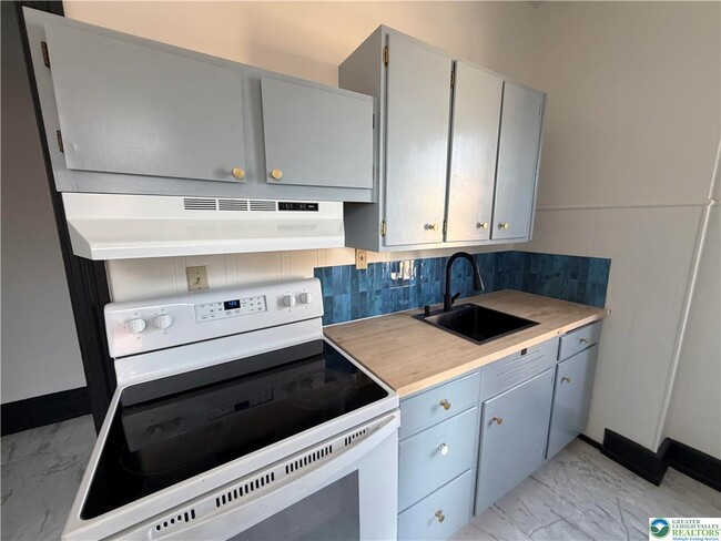 Photo - 146 W Broad St