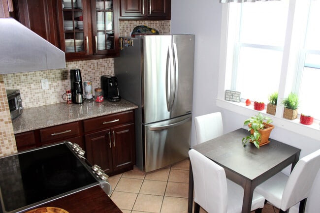 Building Photo - 391 Semel Ave Unit 2