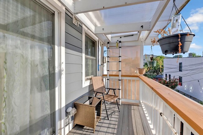 Photo - 639 20th St NE