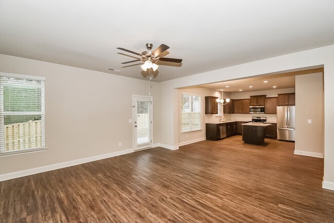 Photo - 279 Faron Dr