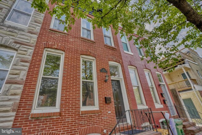 Photo - 19 W Ostend St Townhome