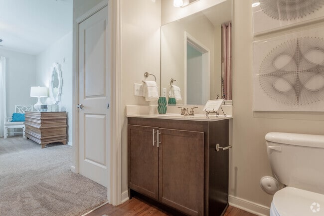 2BR, 2BA -1,208sqft
