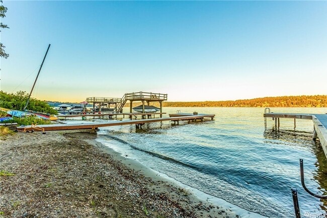Photo - Stunning Lake Sammamish 50 Foot Waterfront...