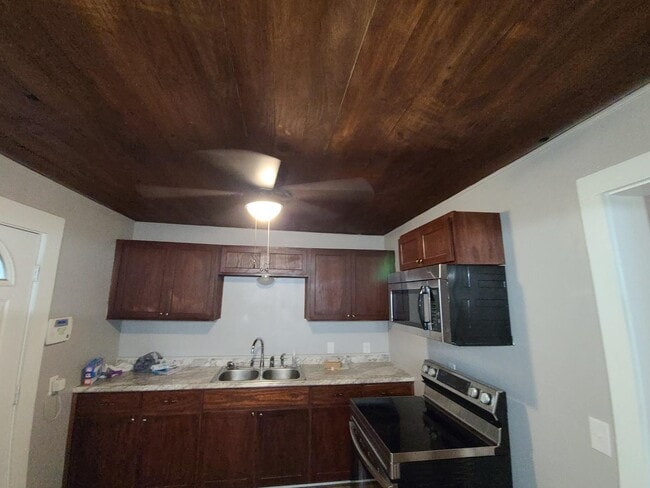 Photo - 1623 E Main St