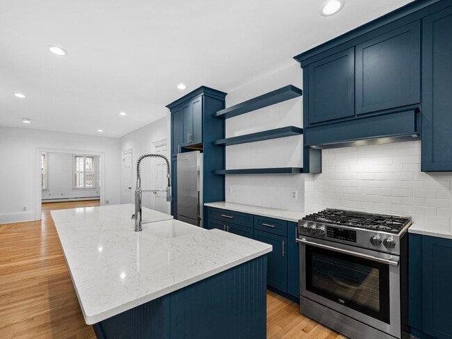Building Photo - 271 Bunker Hill St Unit 1