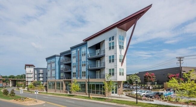 Building Photo - 606 Nc Music Factory Boulevard Unit A1
