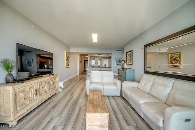 Building Photo - 3000 Oasis Grand Blvd Unit 1202