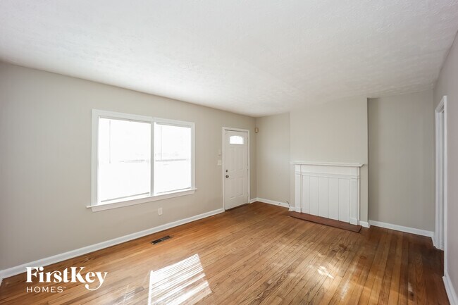 Photo - 519 Erin Ave SW
