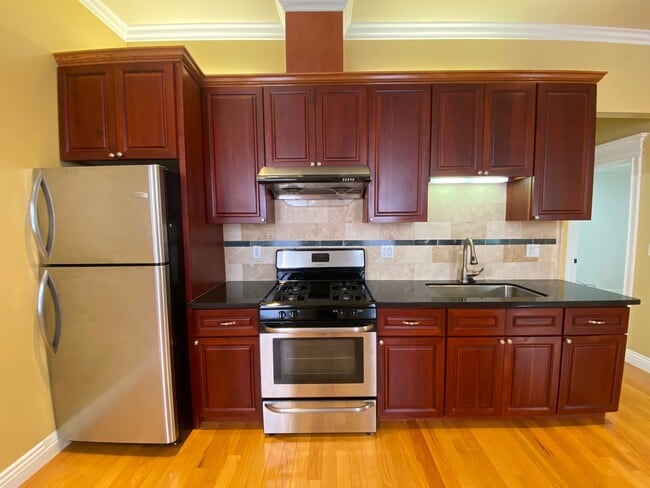 Photo - 1524 Bay St Unit #B