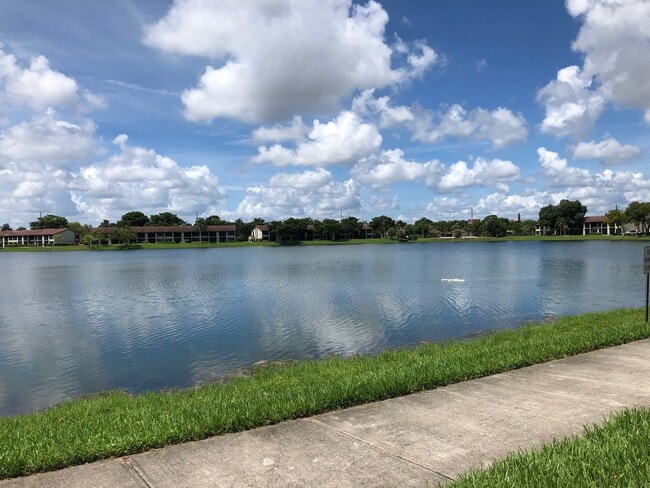 Photo - 210 Lake Pointe Dr Unit 112