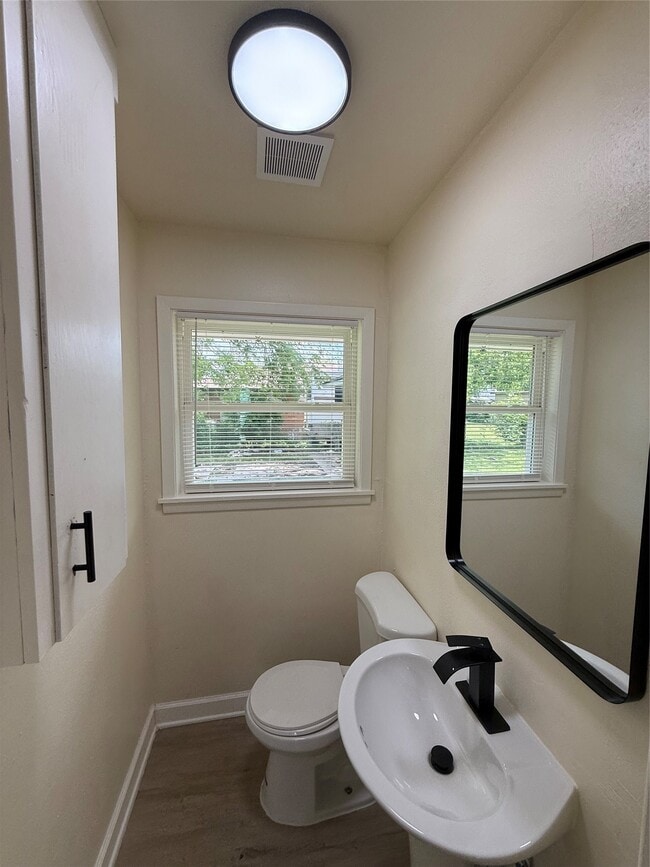 Photo - 407 Midway Dr