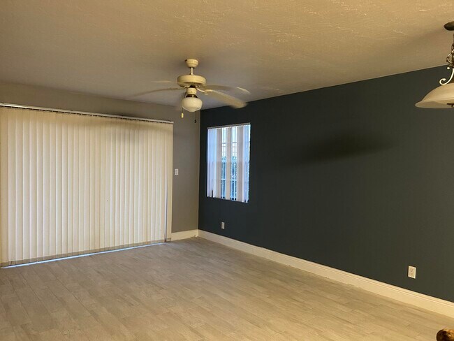 Photo - 1850 Charlesmont Dr Unit 113