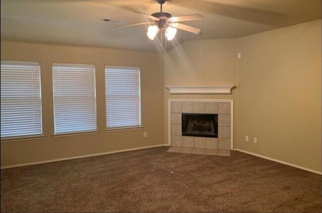 Photo - 3321 Truman St