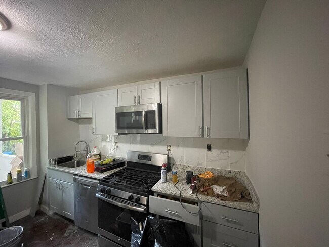 Building Photo - 429 Medford St Unit ##1-2