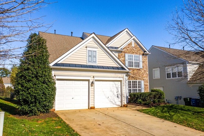 Photo - Beautiful 4 Bedroom Home in the vibrant city of Raleigh!