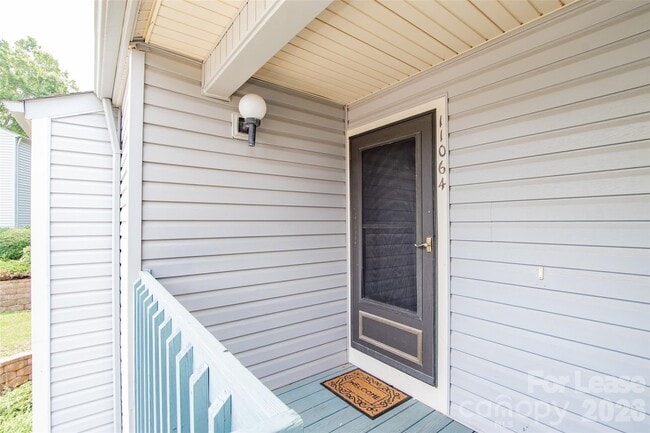 Photo - 11064 Harrowfield Rd