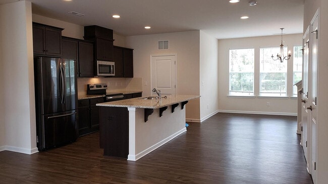 Building Photo - Room in Townhome on Sharonbrook Dr