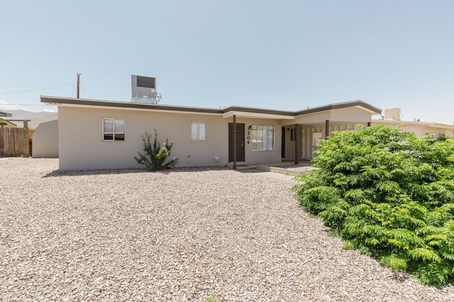 Photo - Cozy 2 Bed 2 Bath Home - Fully Furnished