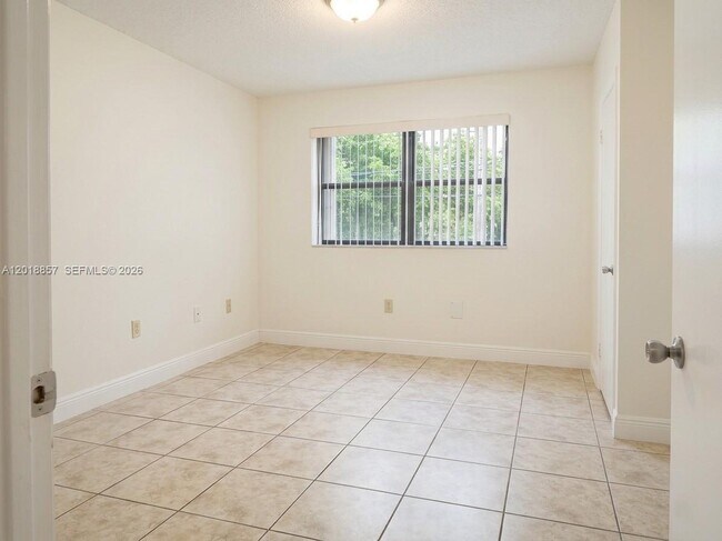Photo - 7115 NW 179th St Unidad 106