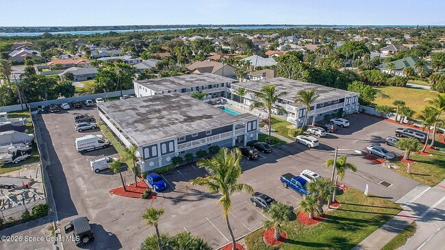 Building Photo - 1170 S Patrick Dr Unit 22