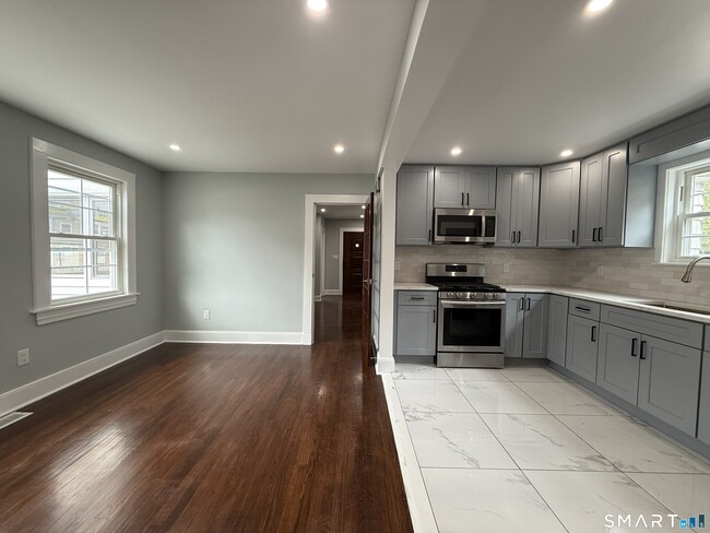 Photo - 30 Hadley St