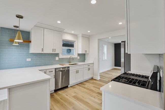 Photo - 9705 Oak Park Ave