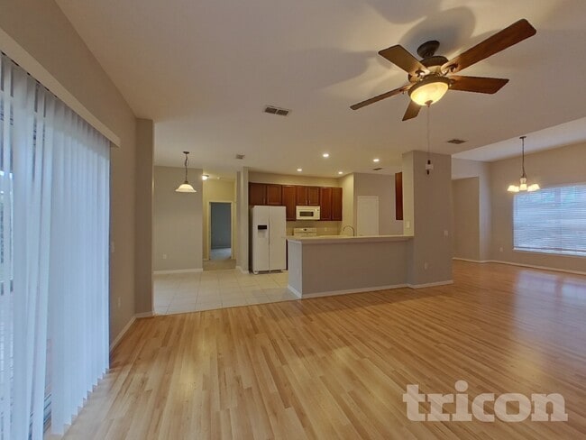 Photo - 3808 Swallowtail Ln