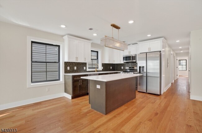 Photo - 747 S 11th St