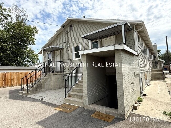 Photo - 3708 McCall St E Unidad 4