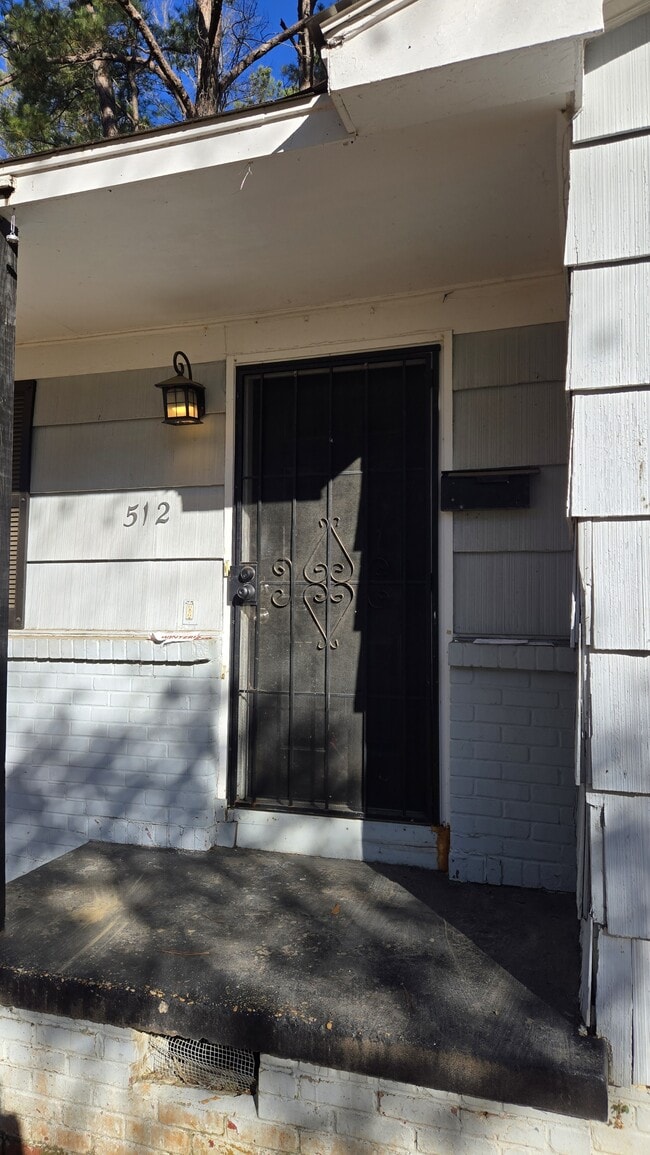 Photo - 512 Woodward Ave