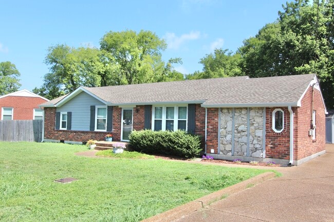 Photo - 718 Harding Pl