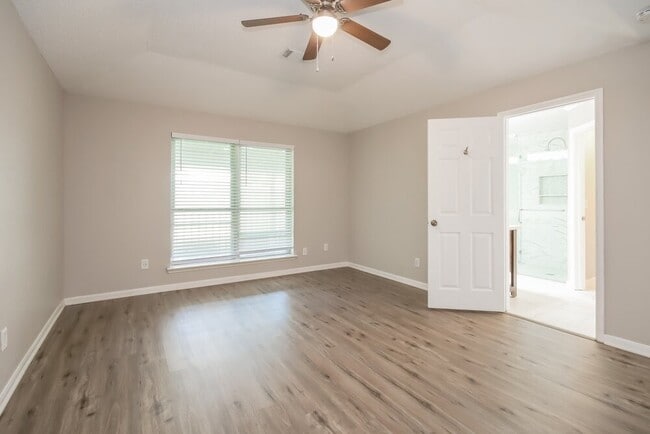 Photo - 19019 Oakway Dr