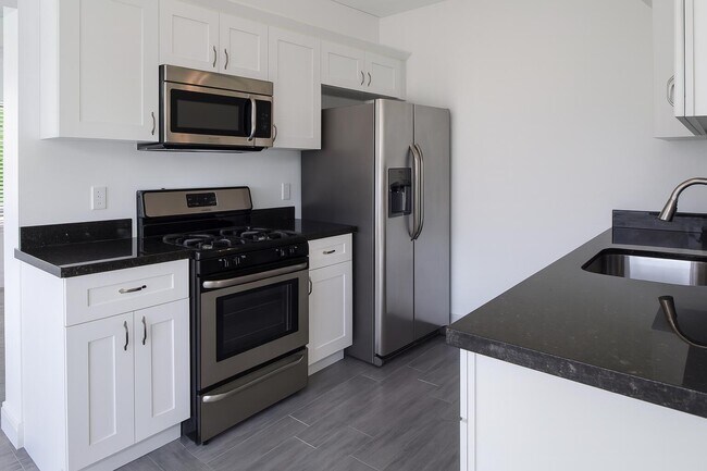 Building Photo - 815 Upland Rd Unit 12 Rental