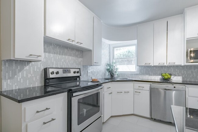 Photo - 4713 N Harvey Pkwy