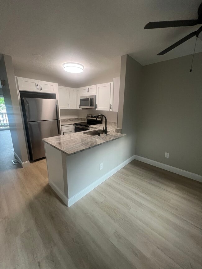 Building Photo - 176 Clark St Rental