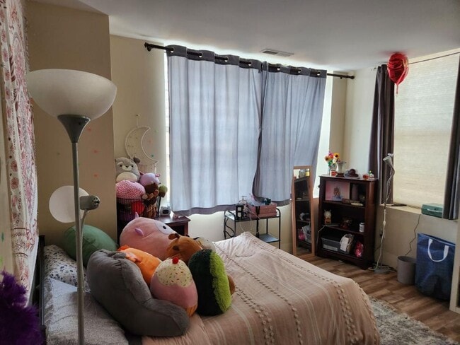 Photo - 196 Crown St