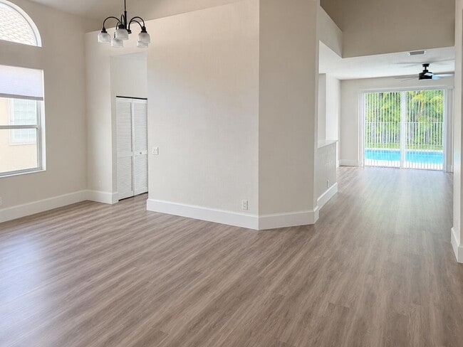 Photo - 6330 NW 80th Dr