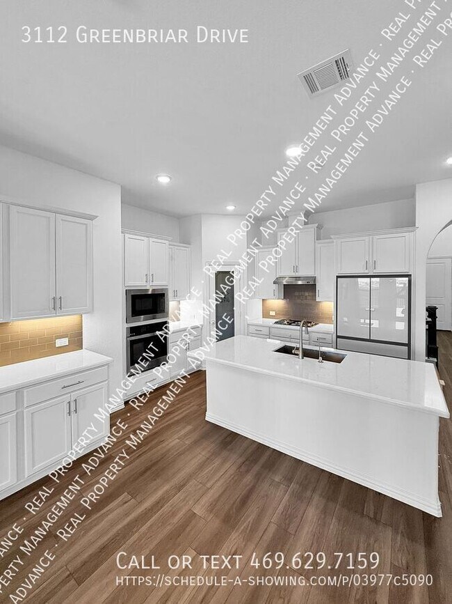 Photo - 3112 Greenbriar Dr