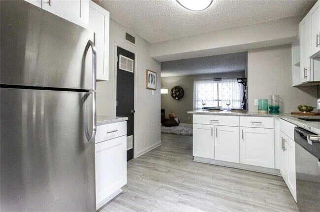 Photo - 2035 Memorial Dr SE