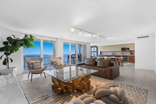 Building Photo - 600 Grapetree Dr Unit 9CN Rental