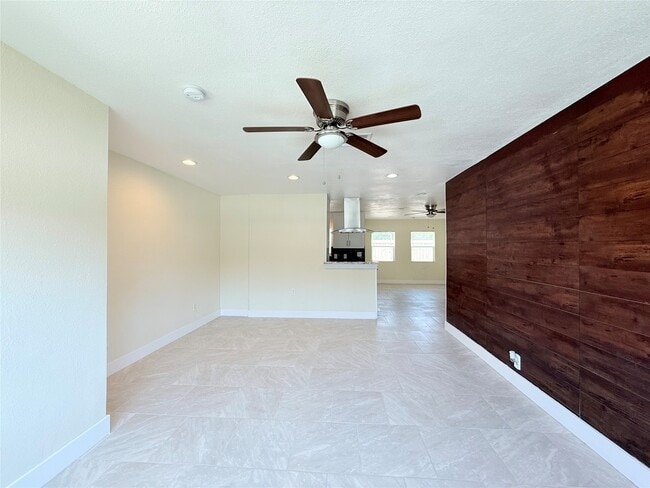 Photo - 207 Tidwell Rd