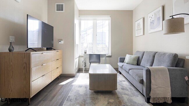 Photo - 1850 NW Front Ave Unidad 322