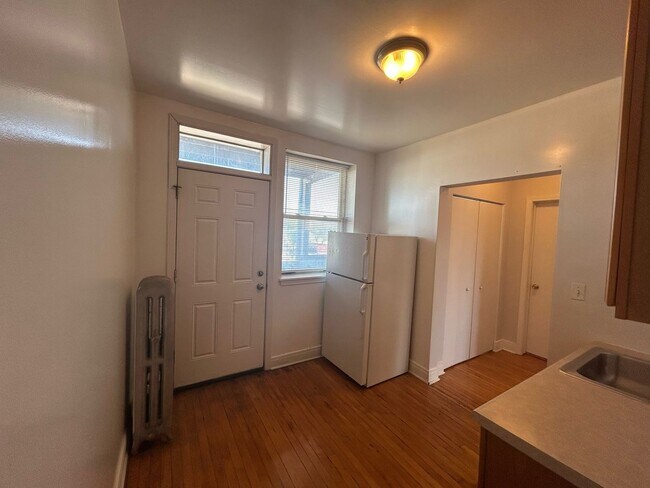 Photo - 4411 N Kenneth Ave Unit 3A