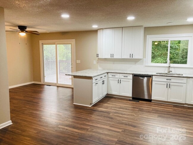 Photo - 2177 Lynmore Dr