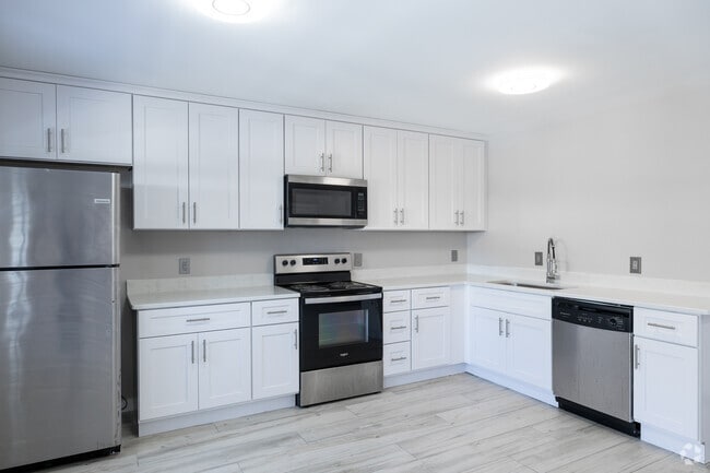 2BR, 1BA - 850SF - Kitchen